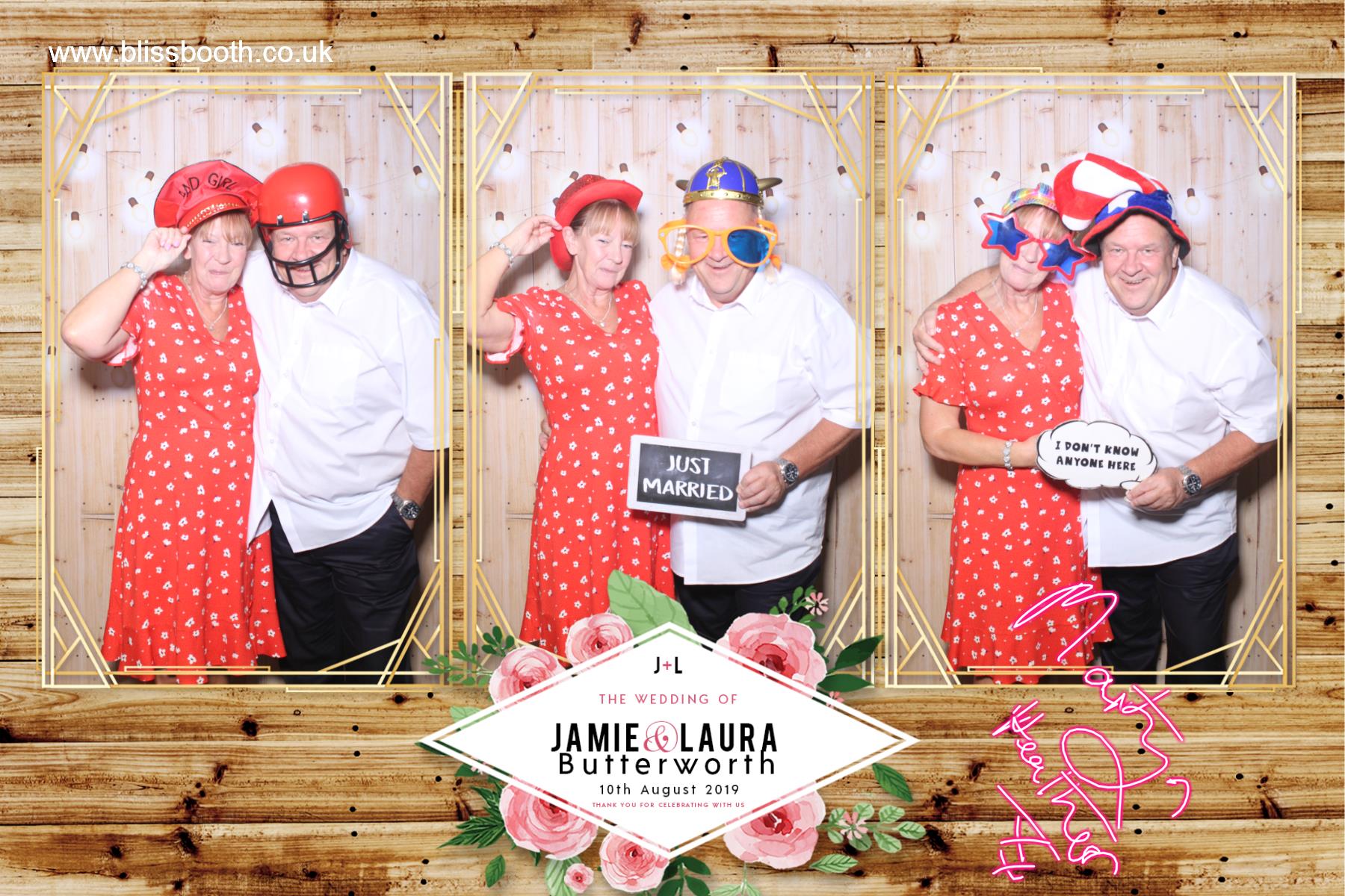 Laura and Jamie | View more photos from the event at gallery.blissbooth.co.uk/u/BlissBooth/Laura-and-Jamie
